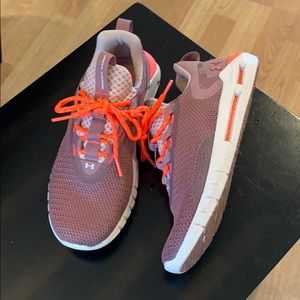 Women’s Under Armour Hovr Strt sneakers